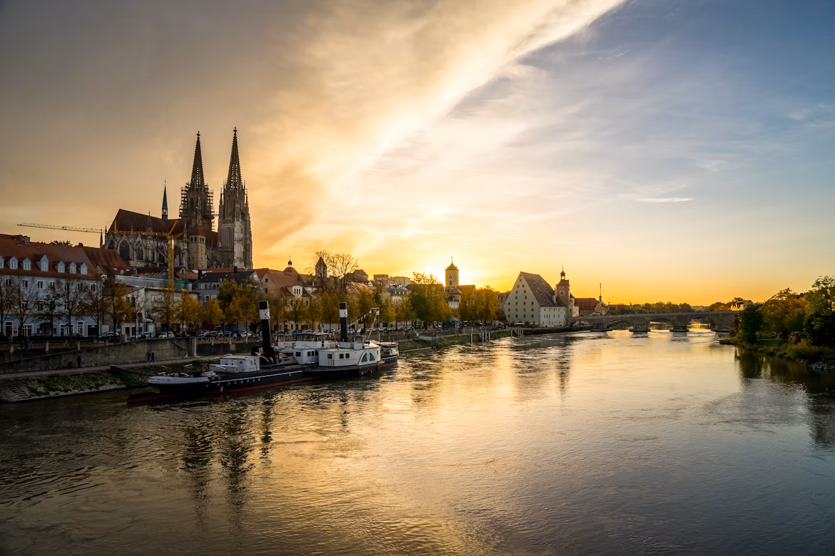 Bild von Regensburg mit Dom und Donau